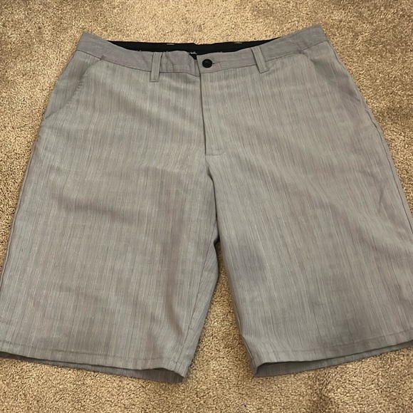 Travis Mathew shorts size 34 - Picture 1 of 6